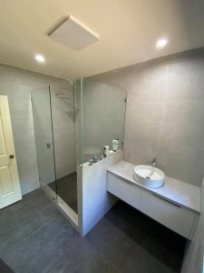 Bathroom reno by Mainline